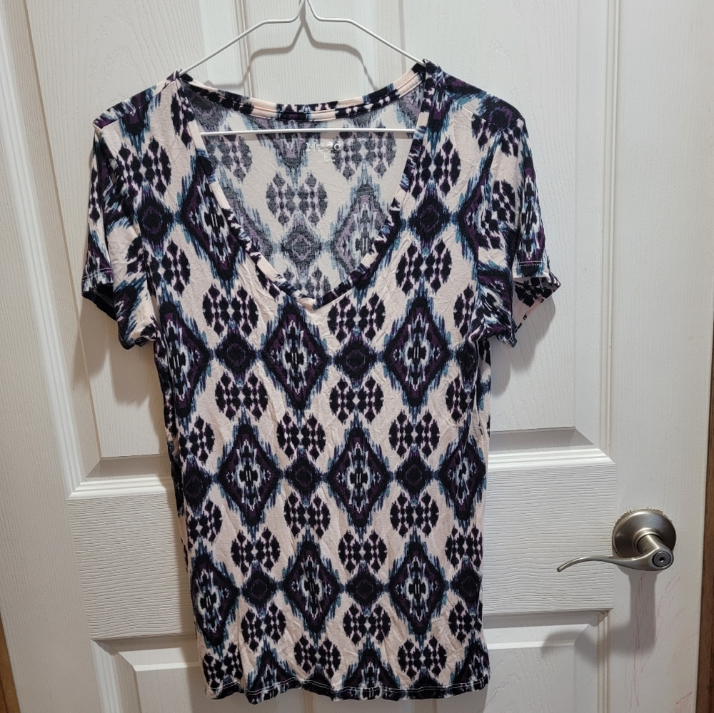 Mudd womens juniors size medium white,purple,and black design